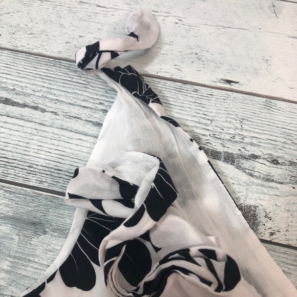 White House Black Market Tied at Shoulders Top 2 - Picture 7 of 10